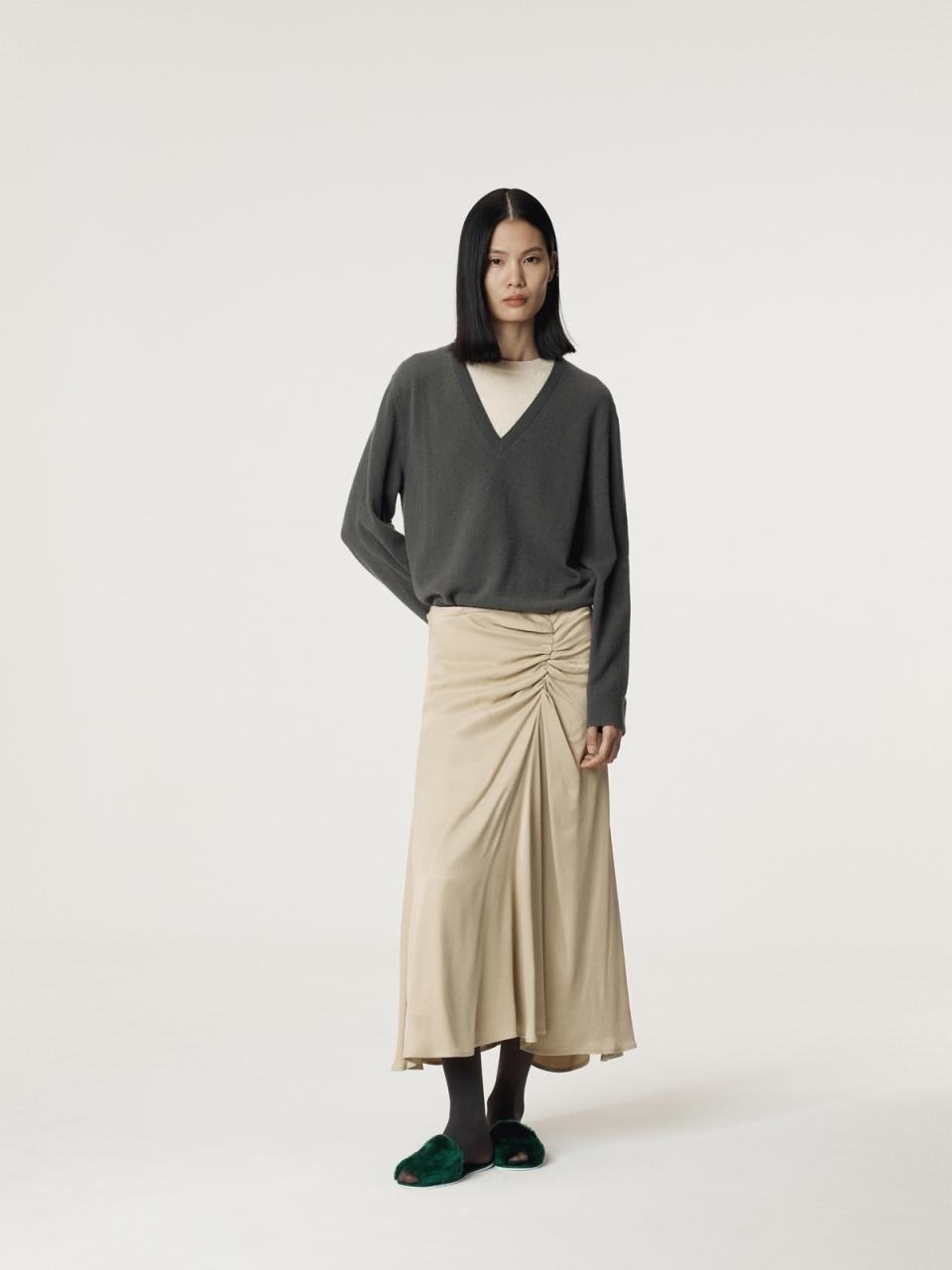 ASYMMETRIC SHIRRING SKIRT [LIGHT BEIGE]