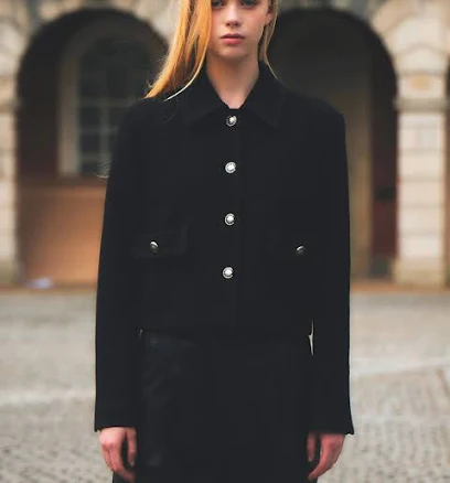 Ava MOLLI Cropped Jacket
