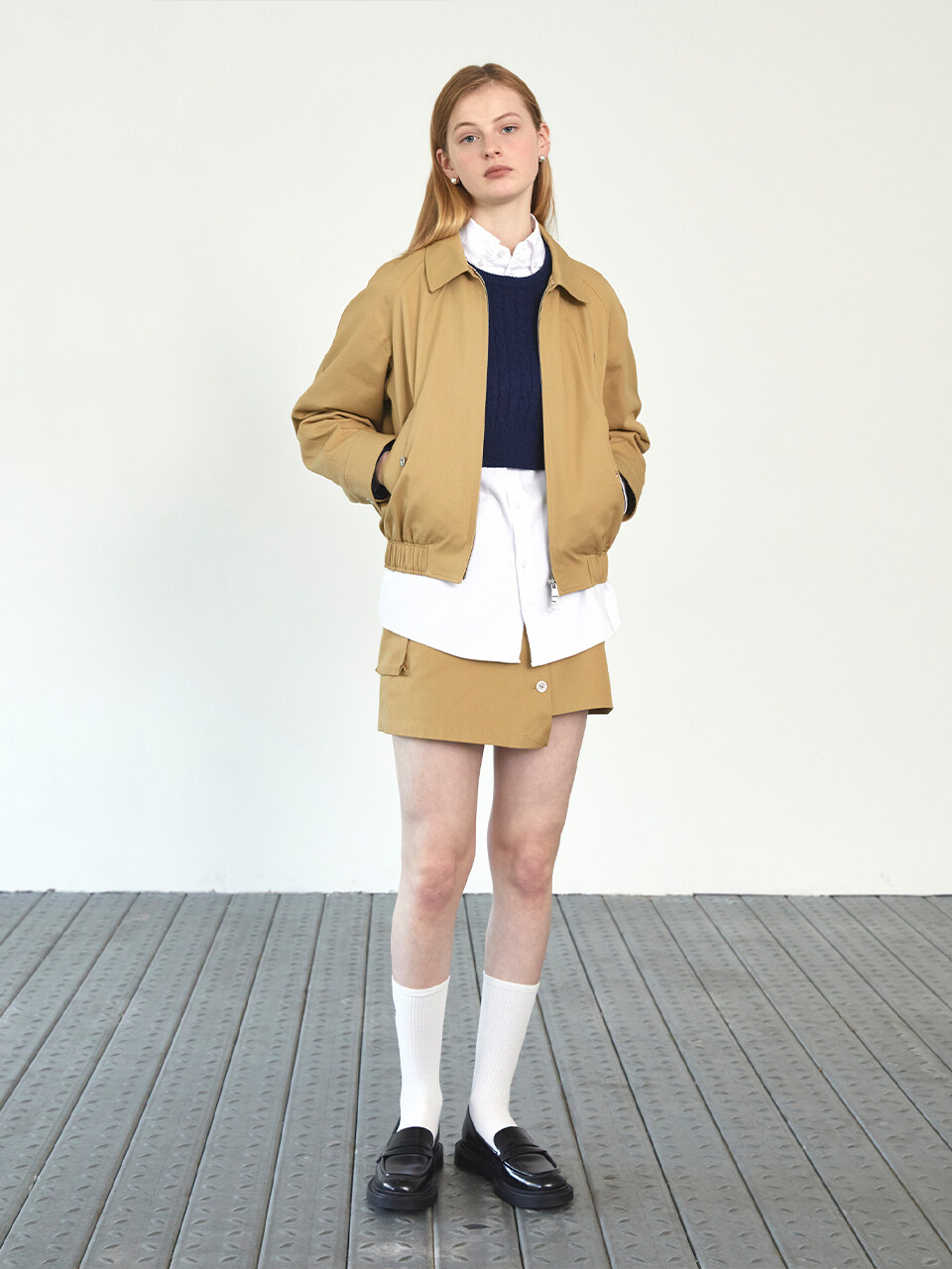 Raglan Sleeve Circle Logo Blouson Beige