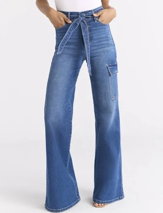 Sofia by Sofia Vergara Women's Margot Wide Leg High Rise Cargo Jeans with Belt
