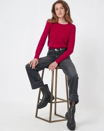 Fine Knit Round Neck Cashmere Sweater