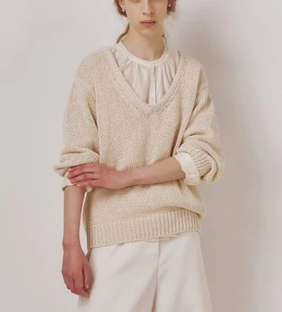 KINDERSALMON Ral V-Neck Knit Ecru Knitwear | ETA Seoul 1 (S)