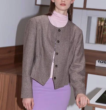 VITALSIGN [LINE] Waist Tuck Crop Jacket_Beige by W Concept