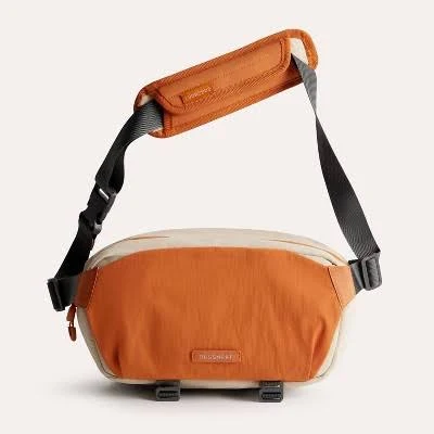 BAGSMART Soar Camera Sling Bag