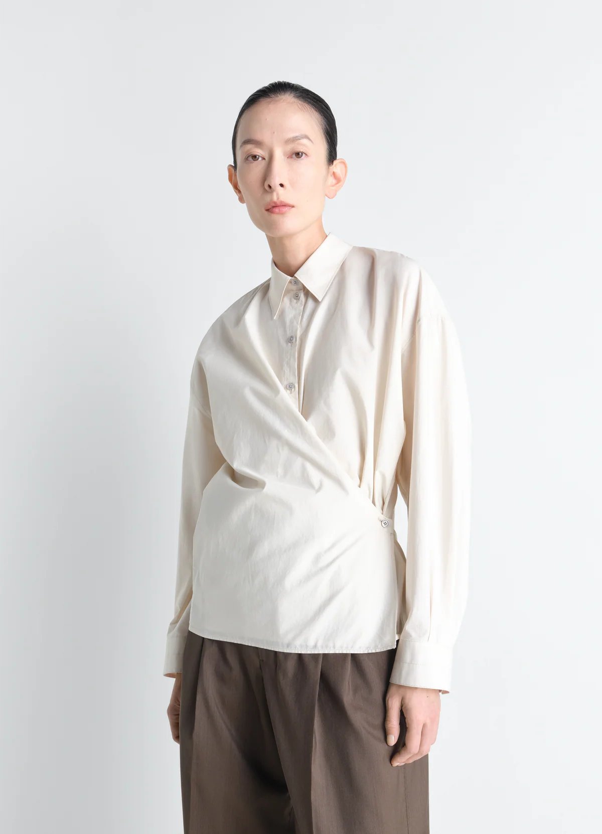 STRAIGHT COLLAR TWISTED SHIRT IN WASHED COTTON SILK