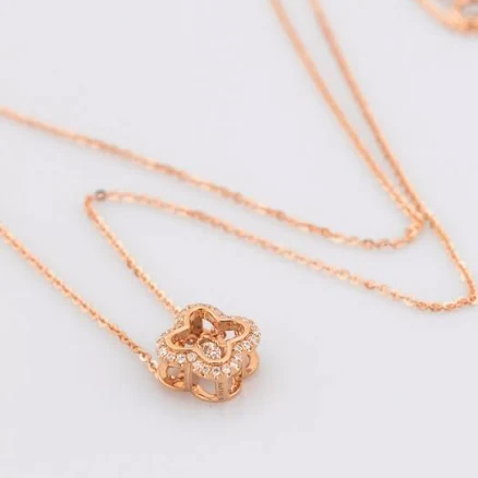 18K Rose Gold Clover Motion Necklace