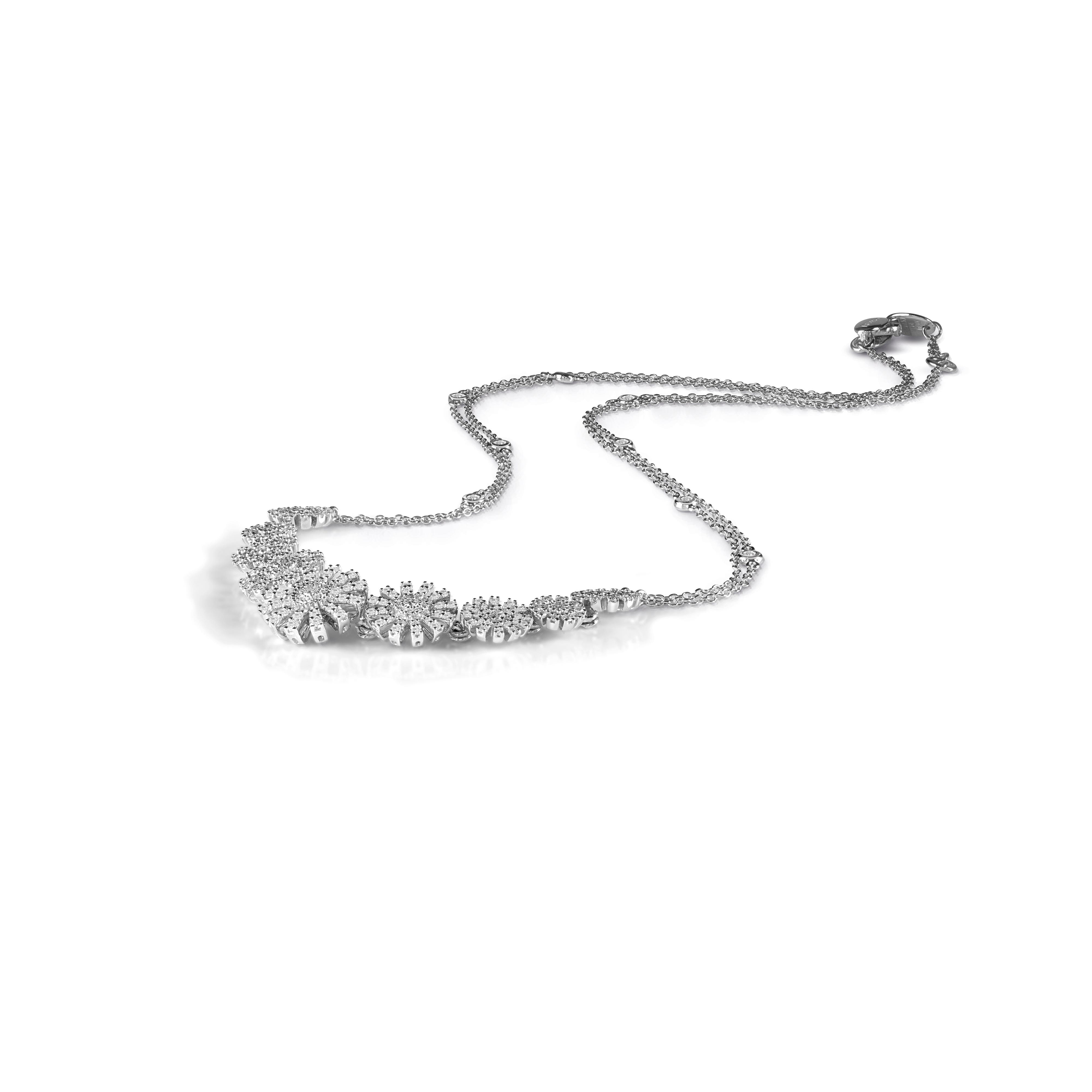 White gold and diamonds necklace