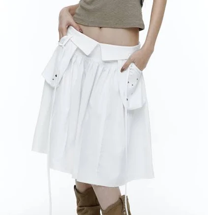 Out Pocket Pleated Skirt