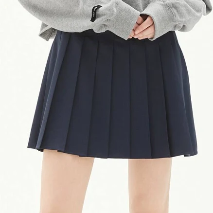 HAE BY HAEKIM Pleated Shorts