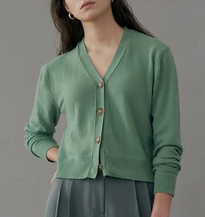 "OOD Soft V-neck Wool Cropped Knit Concept