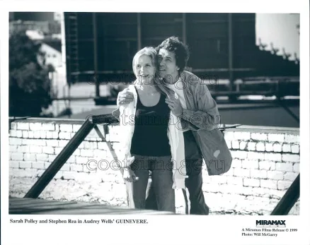 1999 Press Photo Scene From Guinevere Romantic Drama Movie S Rea Sarah