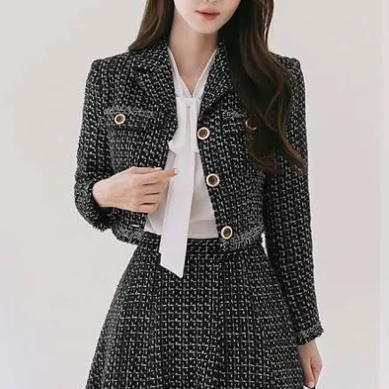 Elegant Tailored Tweed Crop Jacket