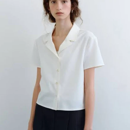 URAGO Catherine Open Collar Blouse