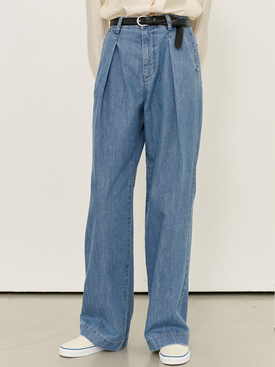 Gasiri Wide Fit Denim Pants (Light Blue)