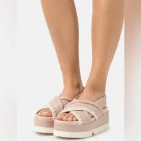 Mou Japanese criss cross upper