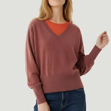 Majestic Filatures Women's Cashmere Long Sleeve V-Neck Sweater