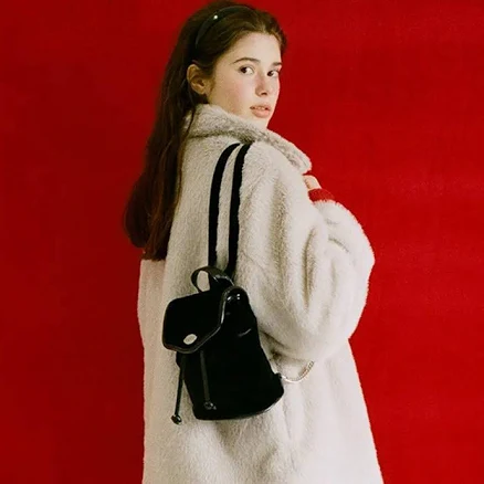 SOMEWHERE BUTTER. Velvet mini fle backpack