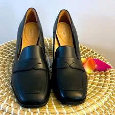Rockport Womens Violetta Penny Loafer see picture