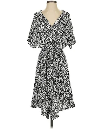 Ivana Helsinki Casual Wrap V-Neck Midi Dress
