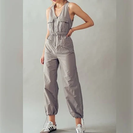 Sleek and Functional V-Neck Zip-Up Midi Jumpsuit