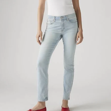 Levi's Women's Classic Straight Jeans