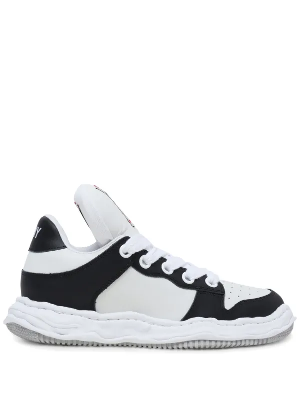 Wayne Low-top Leather Sneakers