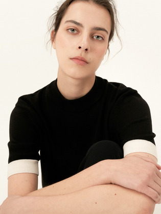Mock Neck Half Knit Black