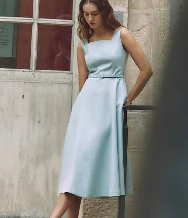 BAU by Bride And You Curved Square Neck Sleeveless Flared Long Dress