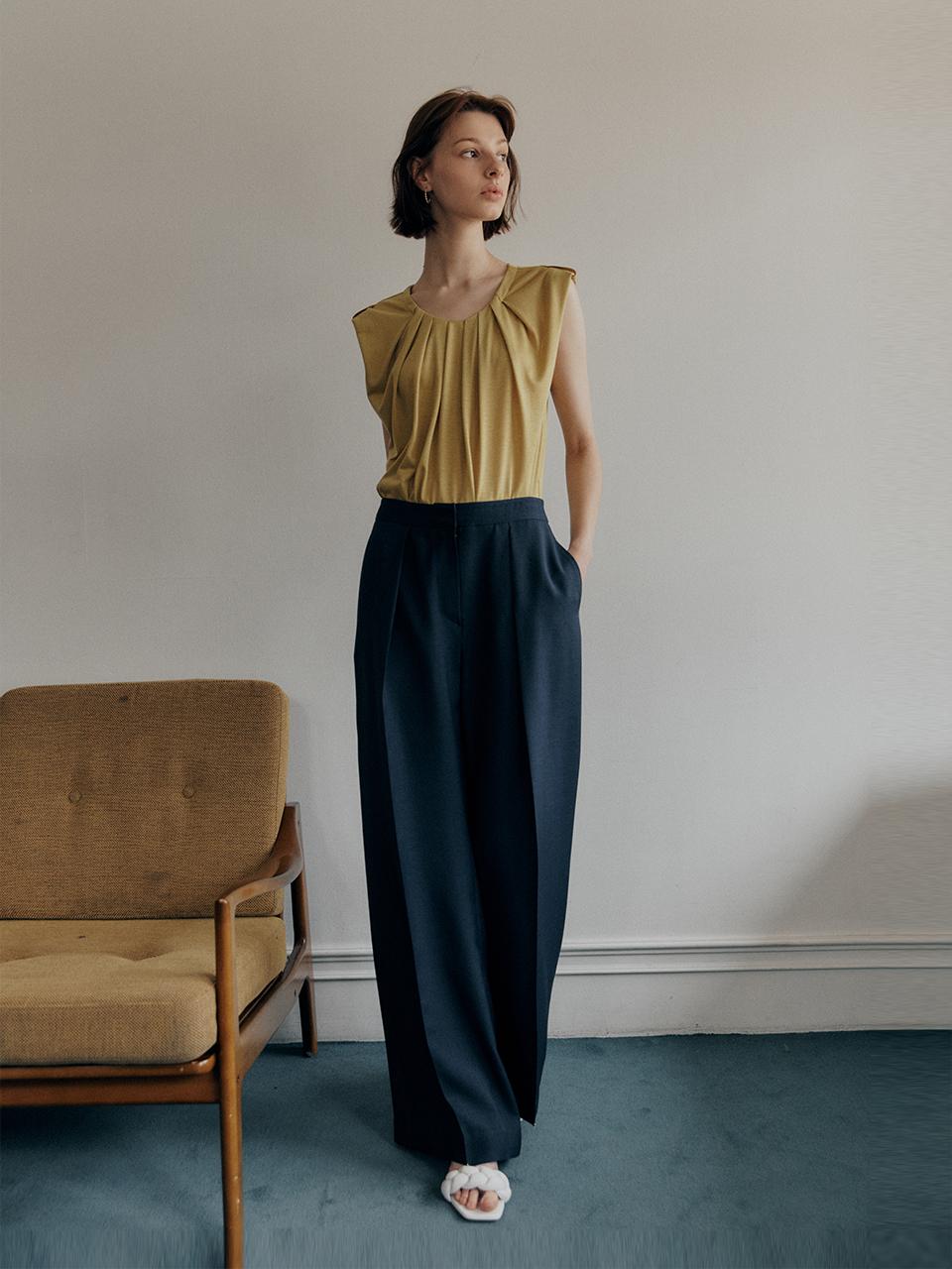 Pleated Wide-Leg Trousers (JUSS210