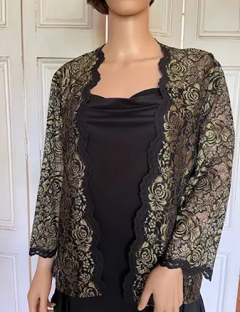 Three-quarter Sleeved Lace Bolero