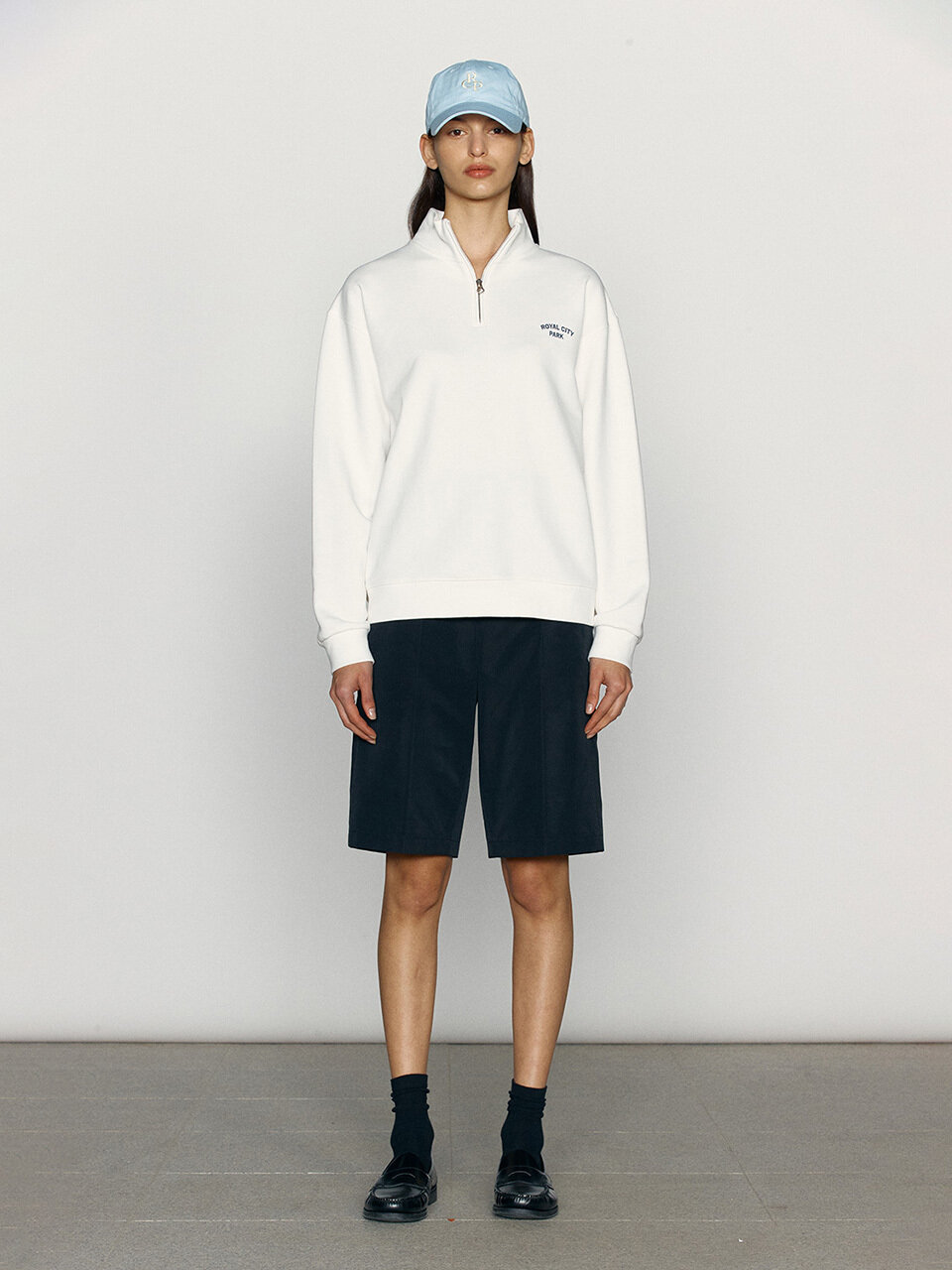 Oval Half Zip Up (White)