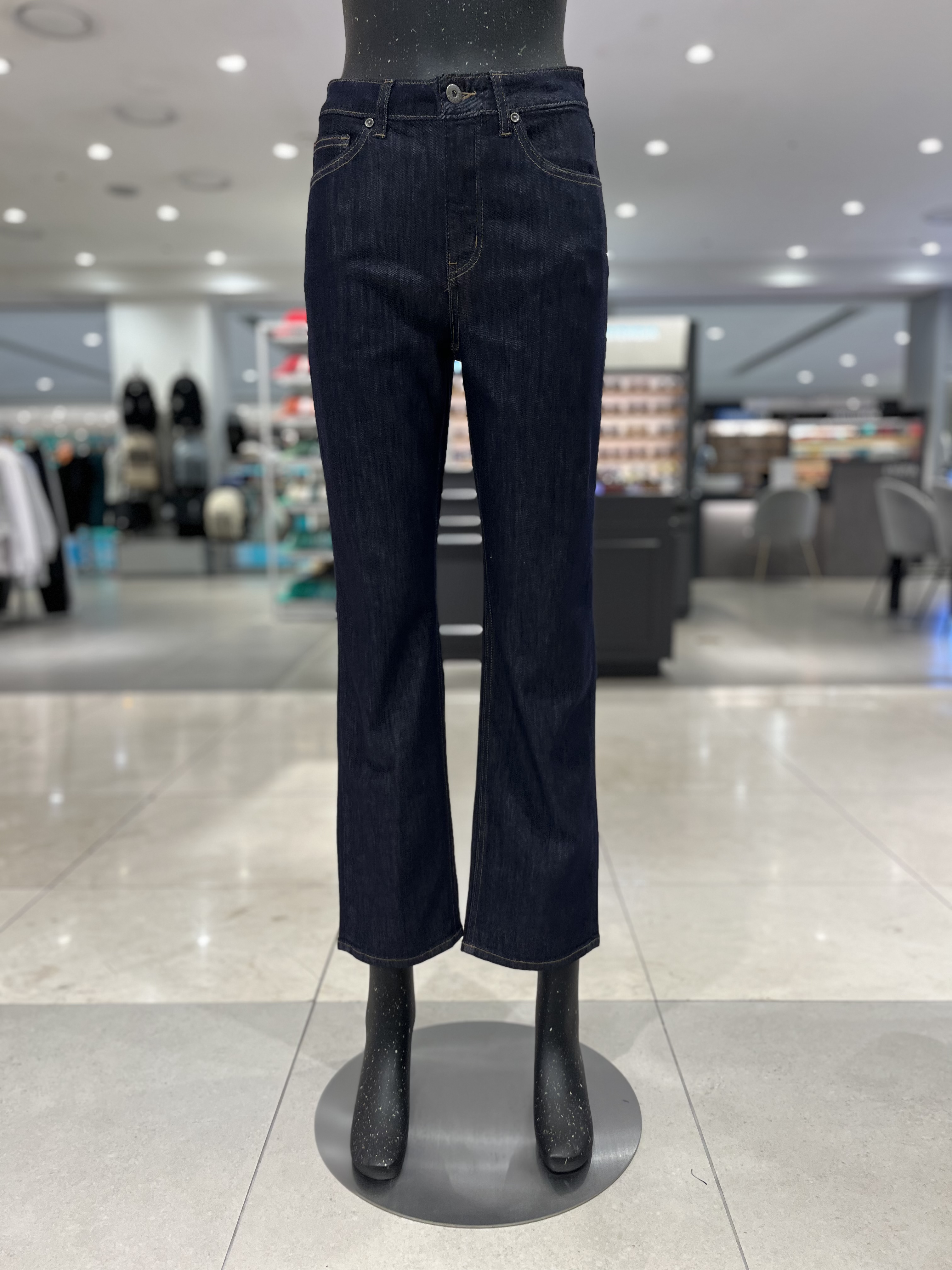 버커루 스트레이트핏 베이직 데님 팬츠 B252DP653P