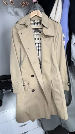 Burberry Long Kensington Heritage Trench Coat – Women’s Size Small