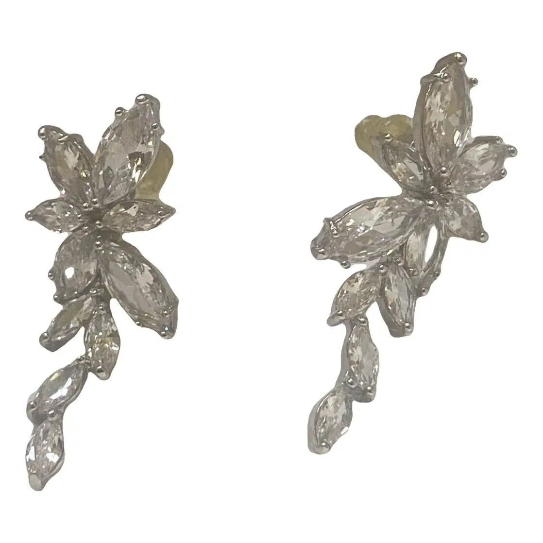 Shushu/Tong Silver Bow Single Earring