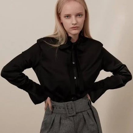MUDIDI String Neck Blouse