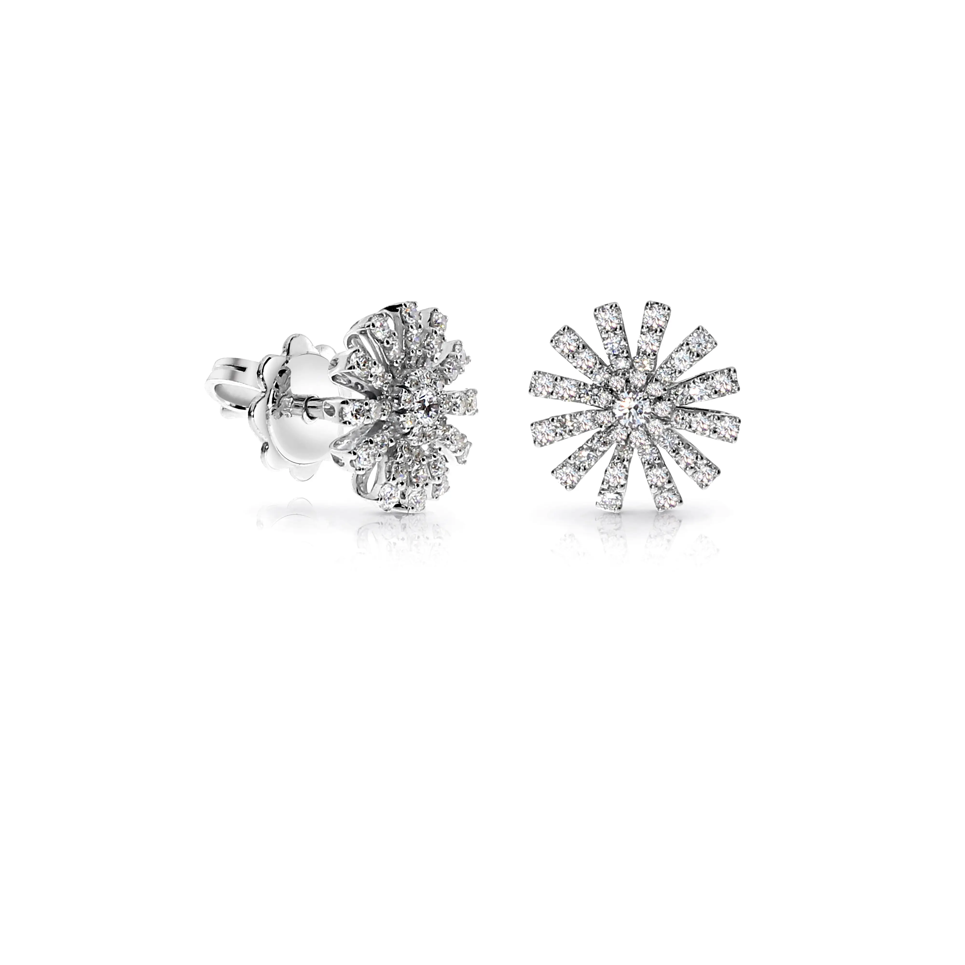 White gold and diamonds earrings, 10 mm.