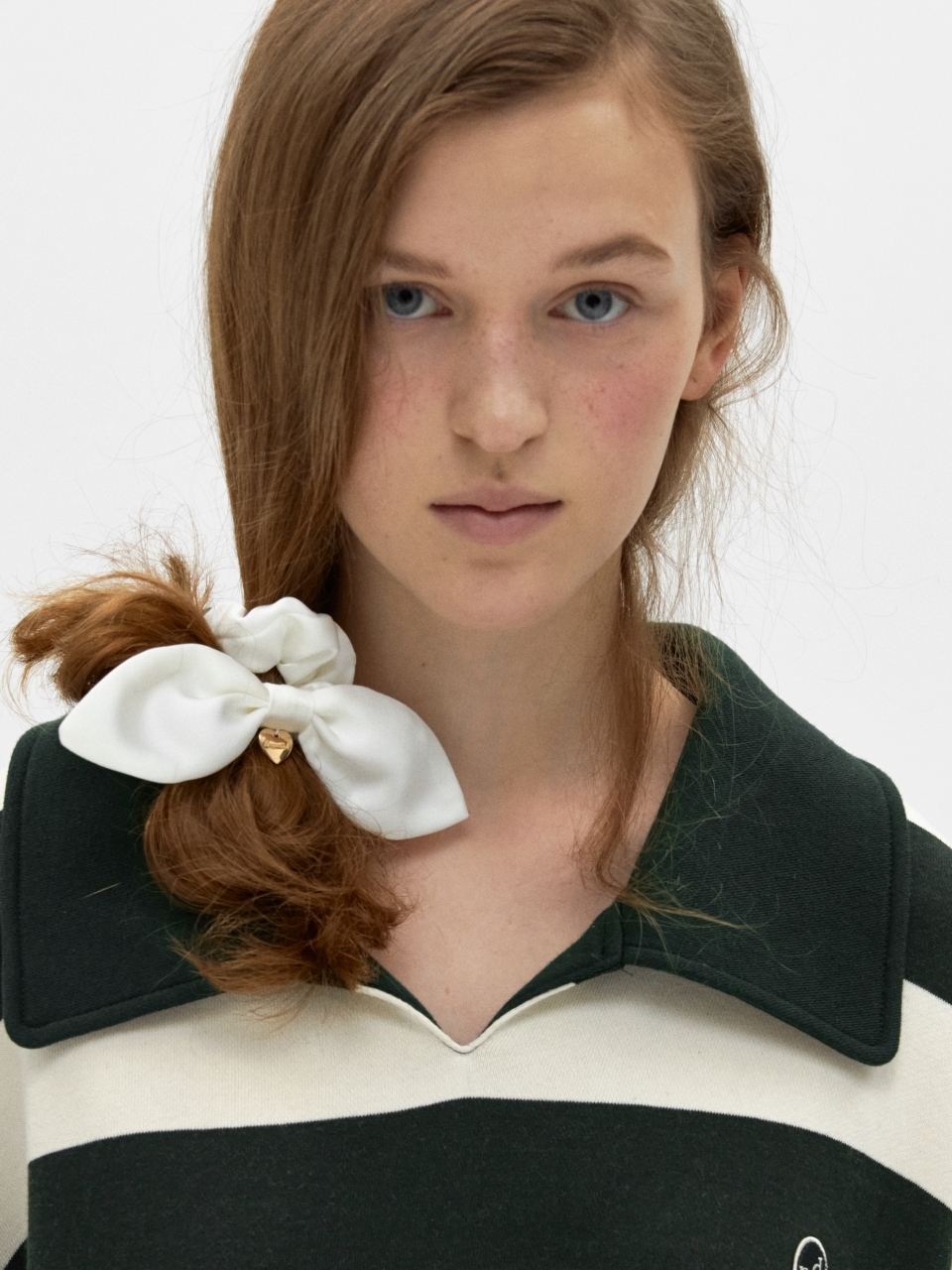 Ruban Scrunchie (White Heart)