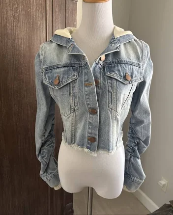 Alice + Olivia Cropped Denim Jacket W/hood Women’s Xs Exc Cond