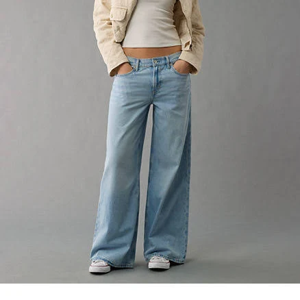 AE Dreamy Drape Strigid Low-Rise Baggy Ultra-Wide Leg Jeans