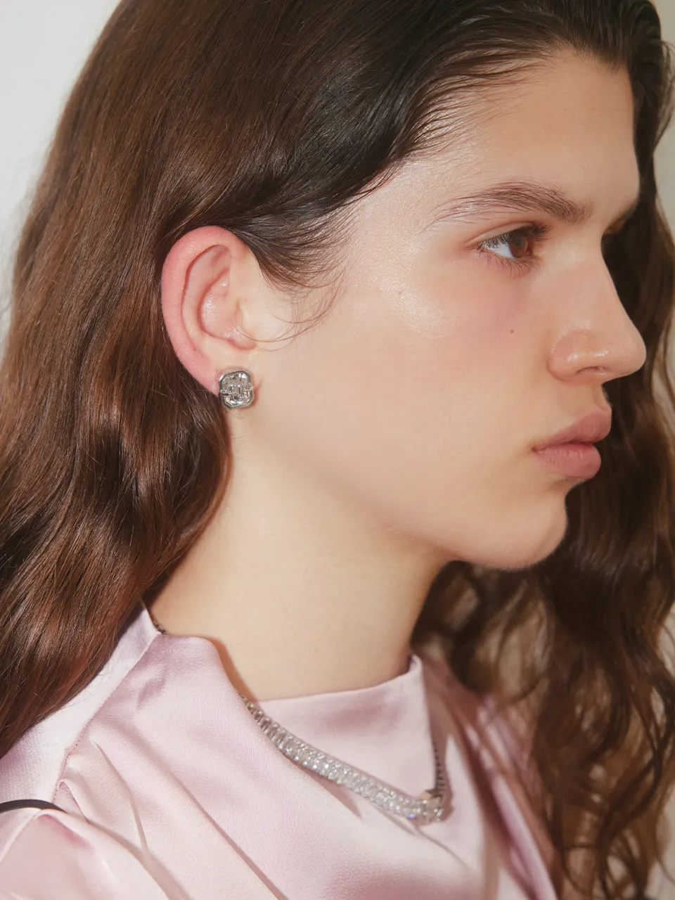 Emerald Cut V Stone Earrings_VH239NEA001B