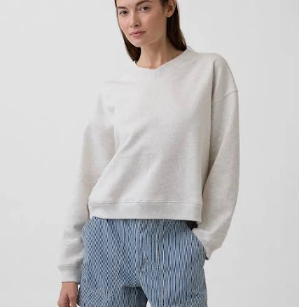 Gap Women's Relaxed Wedge V-Neck Sweatshirt