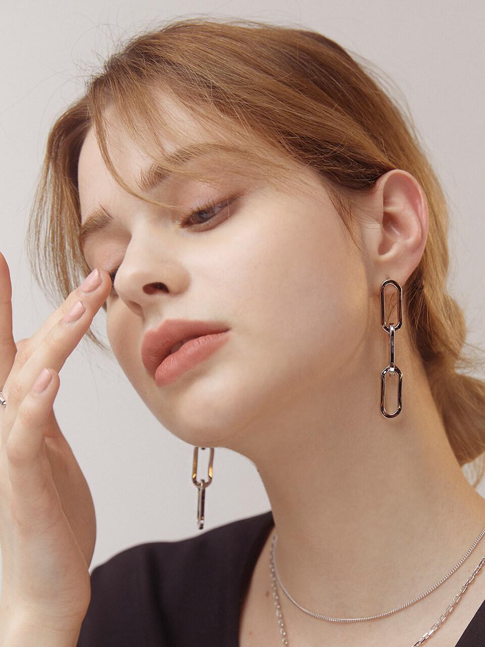 Noblesse Chain Drop Earring
