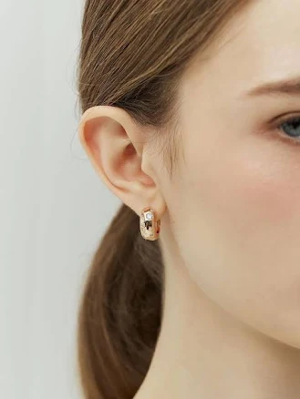 hyeres-lor Essence Moissanite Accent Huggie Earrings [Silver] (HL4E52441P9XXX) by W Concept