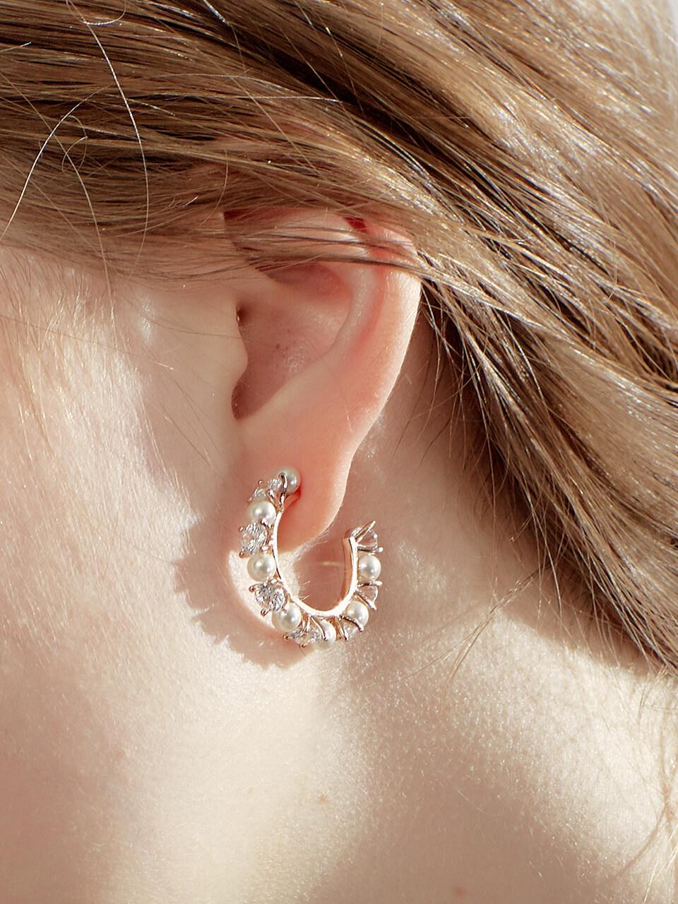 Blooming Pearl Hoop Earrings