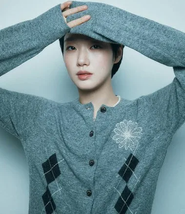Cashmere Blended Round Neck Cardigan