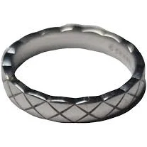 CHANEL Coco Crush 18k White Gold Slim Quilted Ring